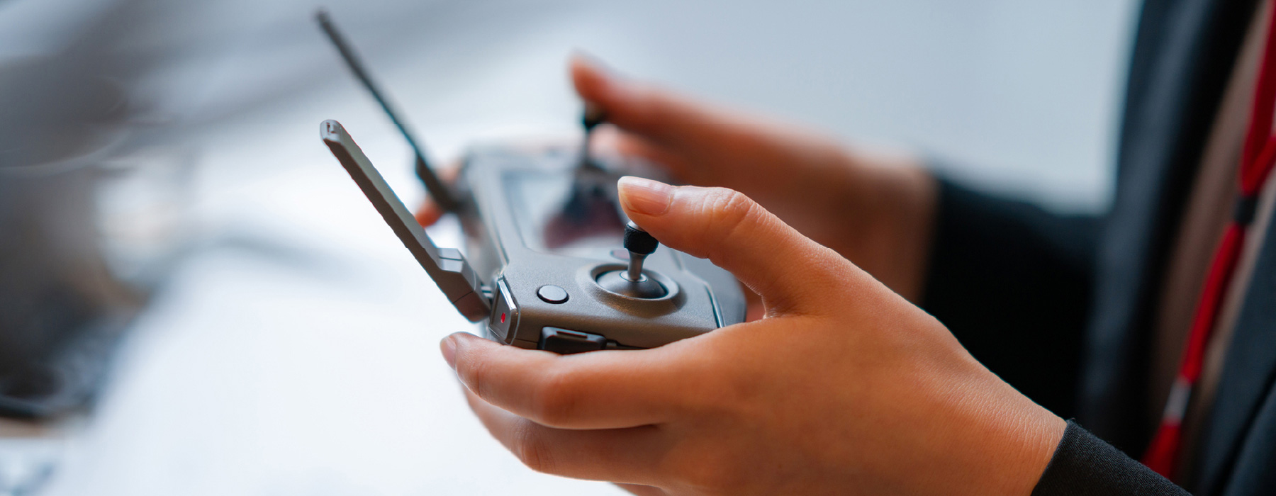 基本講習に夜間と目視外の講習が含まれており、JUIDA資格で飛行申請が可能